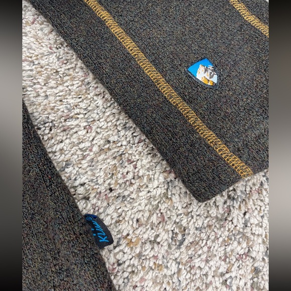 Men’s Sweater - Picture 2 of 9